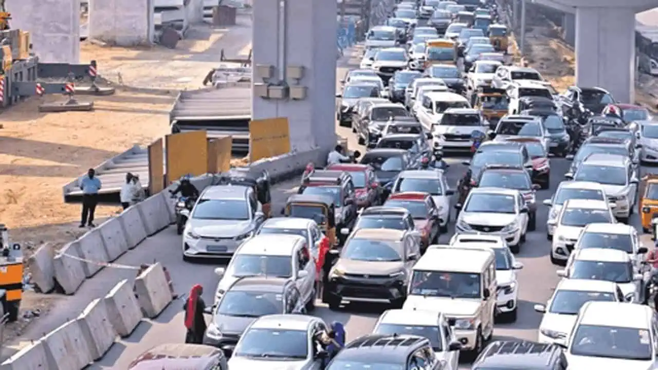 Heavy Traffic Jam on Hyderabad–Vijayawada Highway