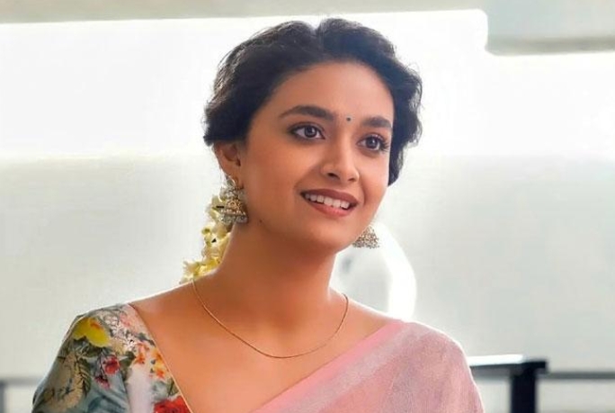 సావిత్రిని అర్థం చేసుకోవడంలో విజయ చాముండేశ్వరి సహకారం కీలకం: కీర్తి సురేశ్ 