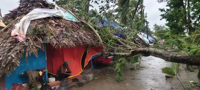 ఏపీని వణికించిన అతి తీవ్ర తుపాను ‘అర్నబ్‌’.. గోదావరి జిల్లాల్లో భారీ నష్టం
