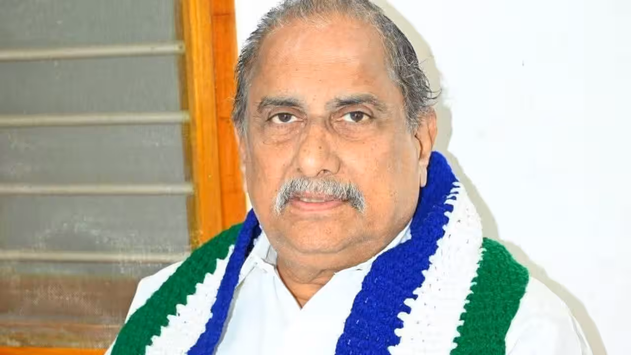 ప్రభుత్వ లాంఛనాలను తిరస్కరించిన కుటుంబం