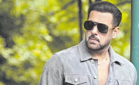 Salman Khan’s Humorous Take on Politics!