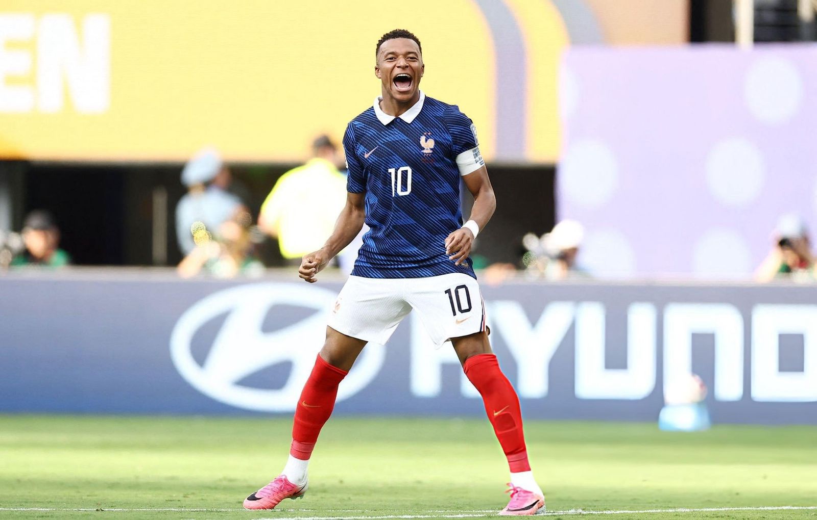 New generation star football competition in the World Cup