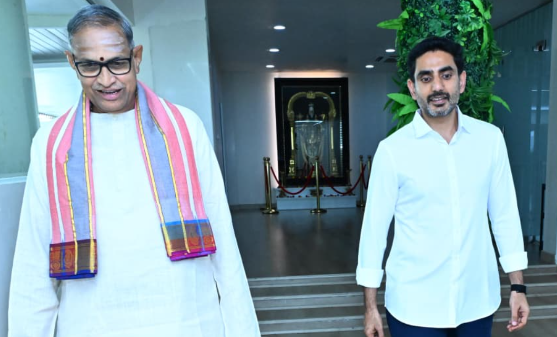 నైతిక విలువల విద్యపై లోకేష్తో చాగంటి భేటీ