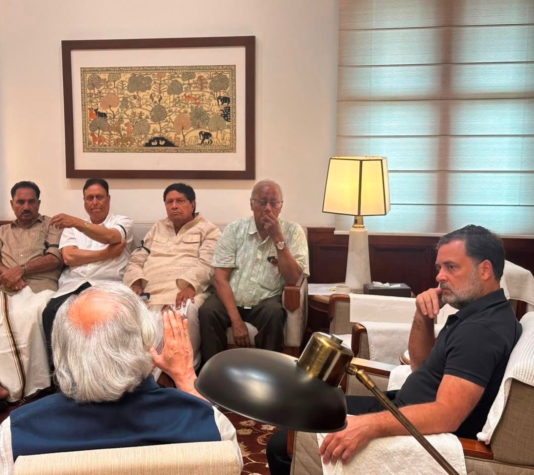 Congress MPs Protest Over NEET Leak
