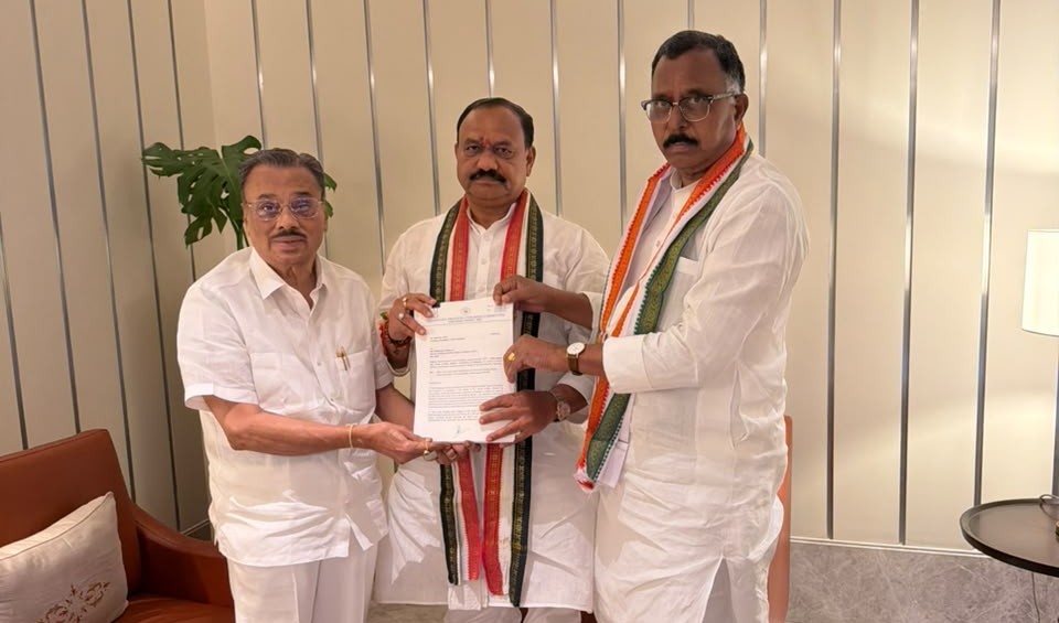 పీసీసీ చీఫ్కు నివేదిక సమర్పించిన క్రమశిక్షణ కమిటీ
