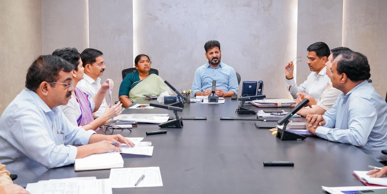 గ్రామ పంచాయతీ సిబ్బందికి ప్రతి నెల మొదటి తారీఖునే జీతాలు : సీఎం రేవంత్ రెడ్డి