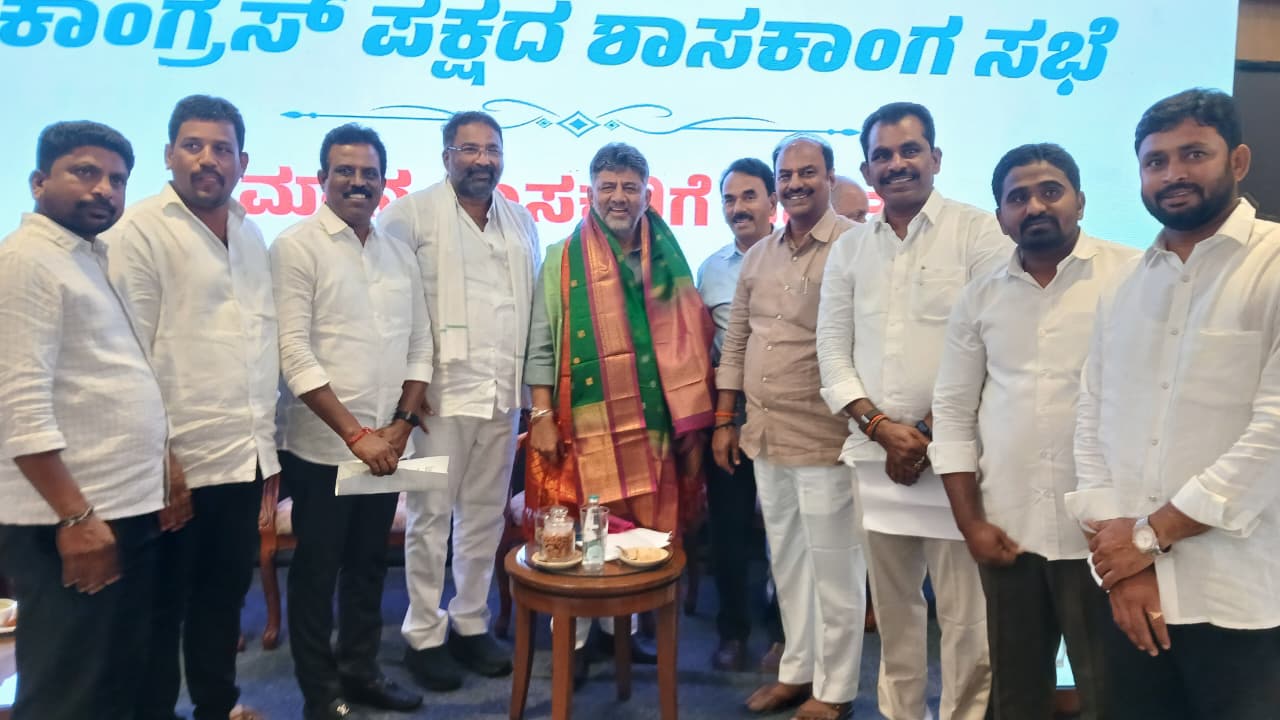 కృష్ణా జలాల కోసం డీకే శివకుమార్‌ను కలిసిన తెలంగాణ మంత్రులు