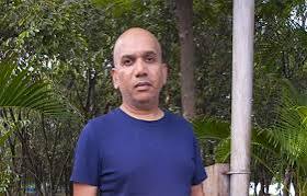 వేర్వేరు పేర్లతో పాస్‌పోర్టులు...వ్యక్తి అరెస్ట్