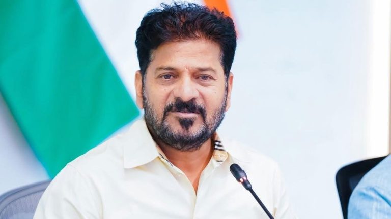 ఆంజనేయస్వామి దర్శనంతో సీఎం రేవంత్రెడ్డి ప్రత్యేక పూజలు