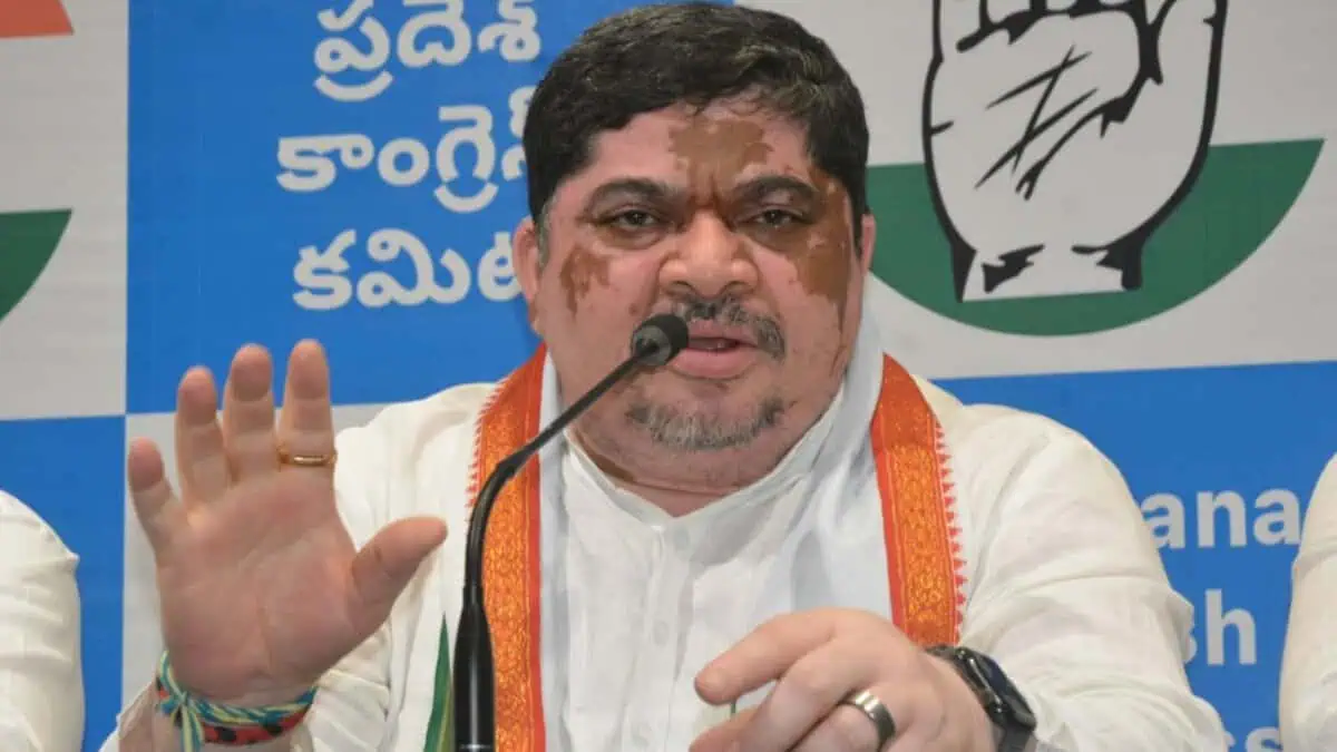 జుక్కల్ బస్సు ప్రమాదంపై మంత్రి పొన్నం దిగ్భ్రాంతి