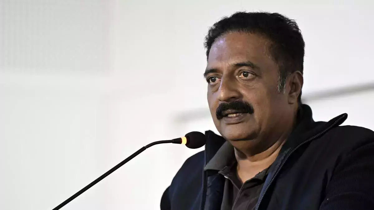 మోదీ ప్రకటనపై ప్రకాశ్ రాజ్ వ్యంగ్య స్పందన