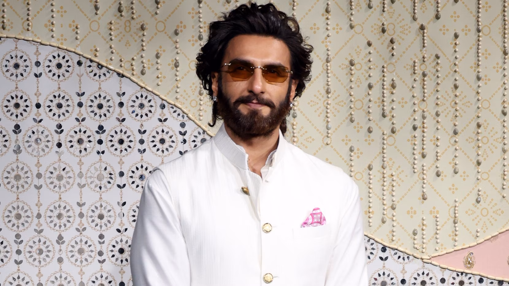 Ranveer Singh in White Look.. Spotted Having Fun with Fans
