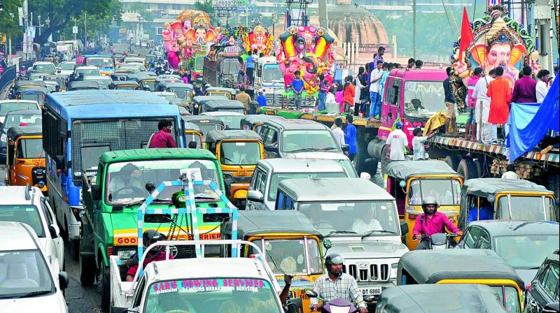 Hyderabad Immersion Traffic Woes: Tank Bund Roads Blocked!