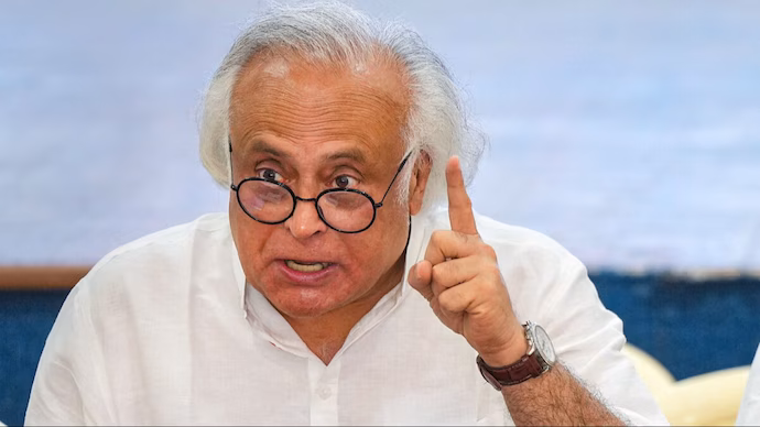 రీల్స్ కాదు.. యువతకు ఉద్యోగాలు ఇవ్వండి : జైరాం రమేష్
