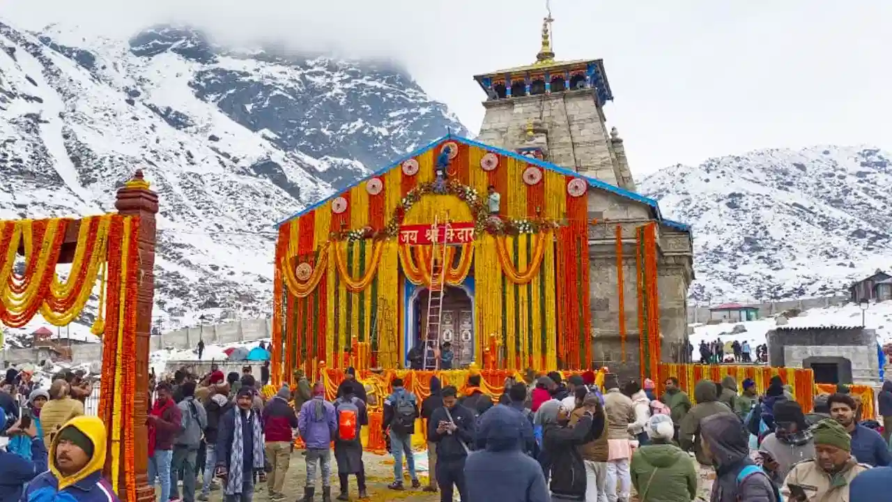 Kedarnath Sees Record Devotee Inflow, Registrations Temporarily Halted
