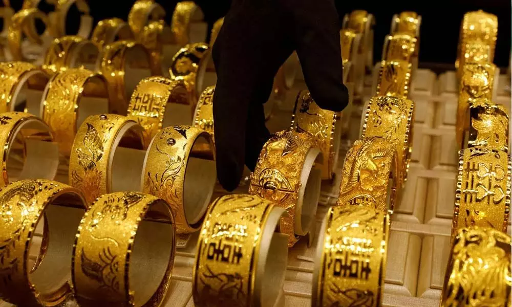 Gold Prices Dip Marginally Today