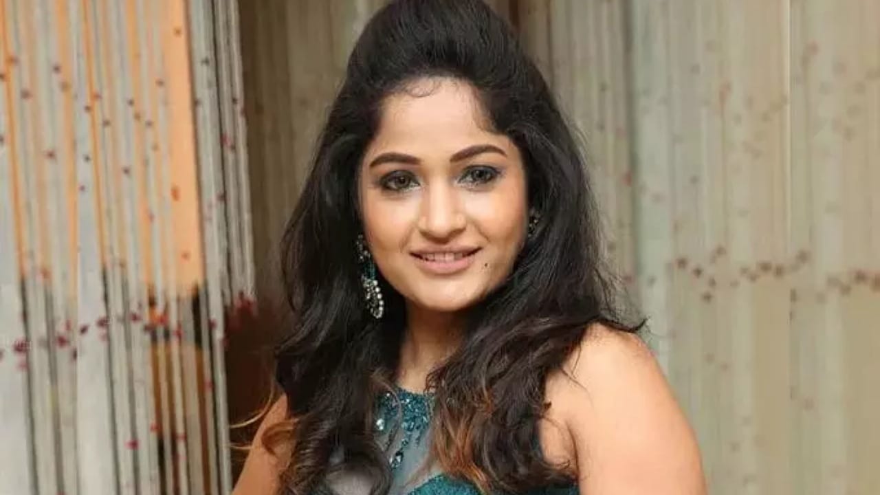 మాధవీలత పోస్ట్‌తో సోషల్ మీడియాలో చర్చ