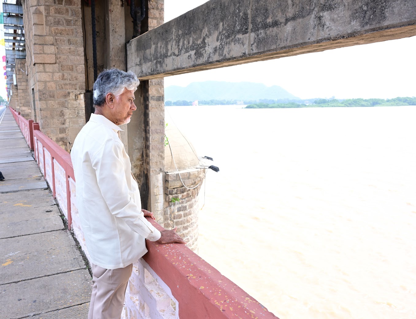 CM Chandrababu Inspects Water Levels at Prakasam Barrage