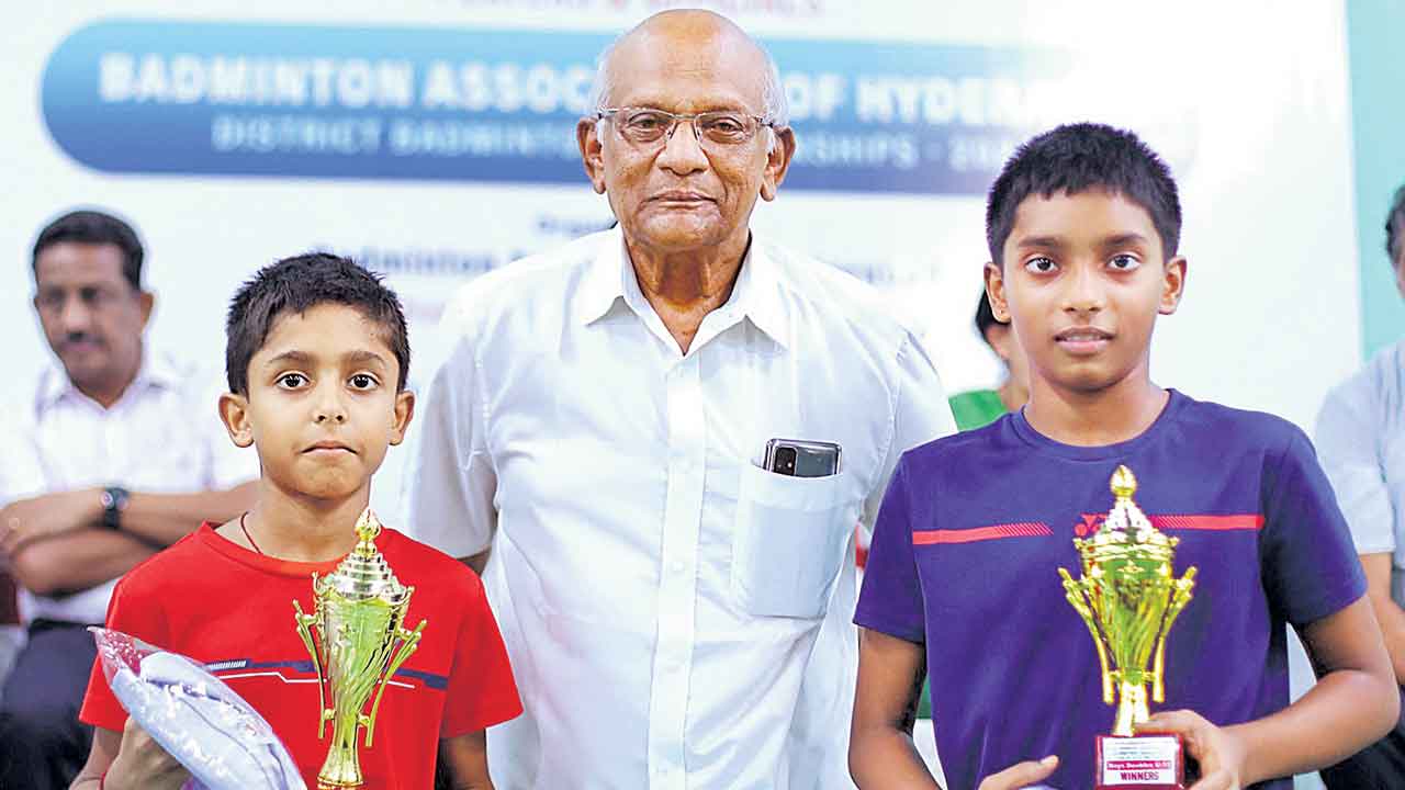 అంతర్జాతీయ స్కేటింగ్లో హైదరాబాద్ బాలుడి సత్తా