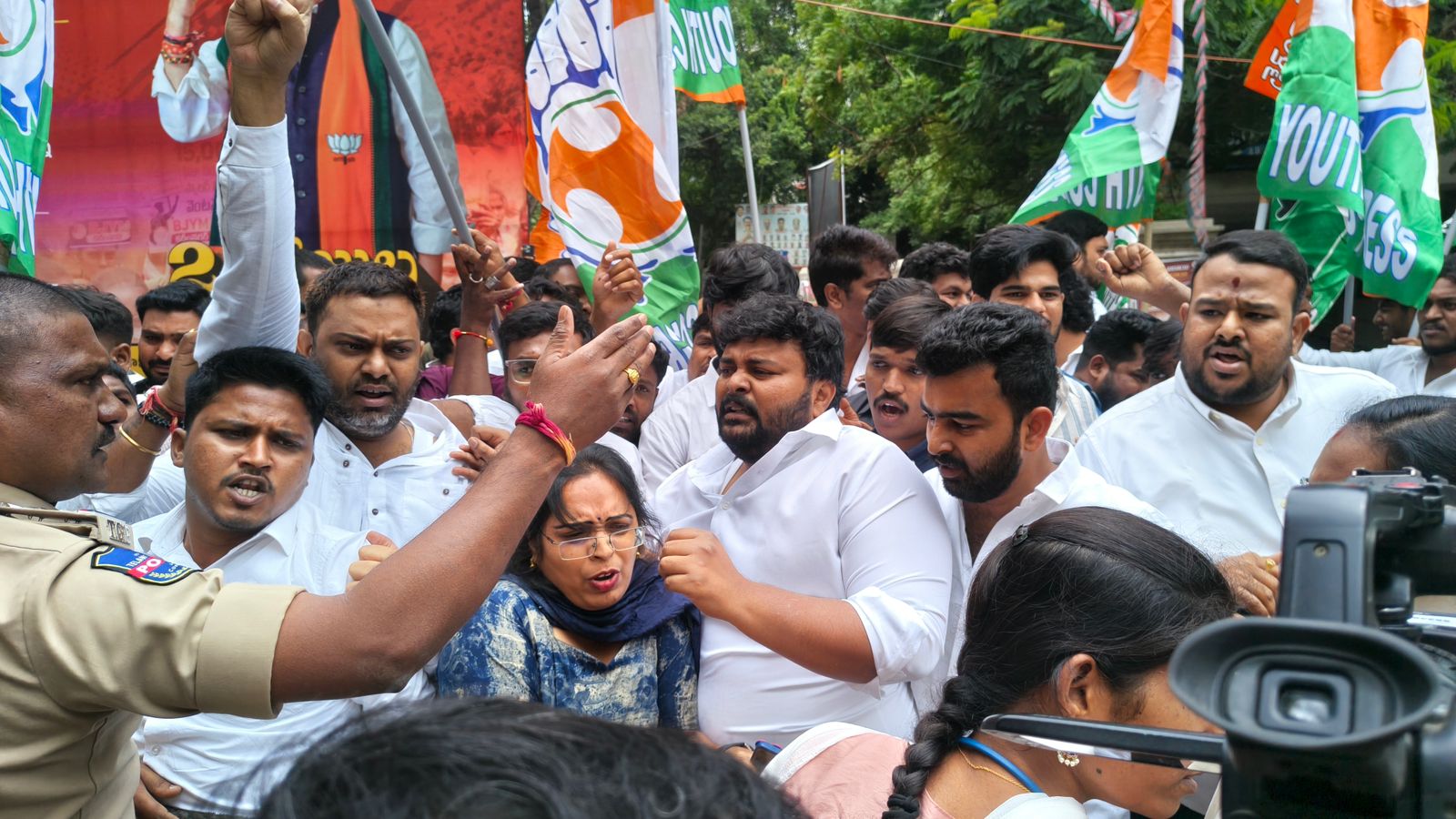 Telangana Youth Congress Leaders Attempt to Lay Siege to BJP State Office Under Jakkidi Shiva Charan Reddy’s Leadership