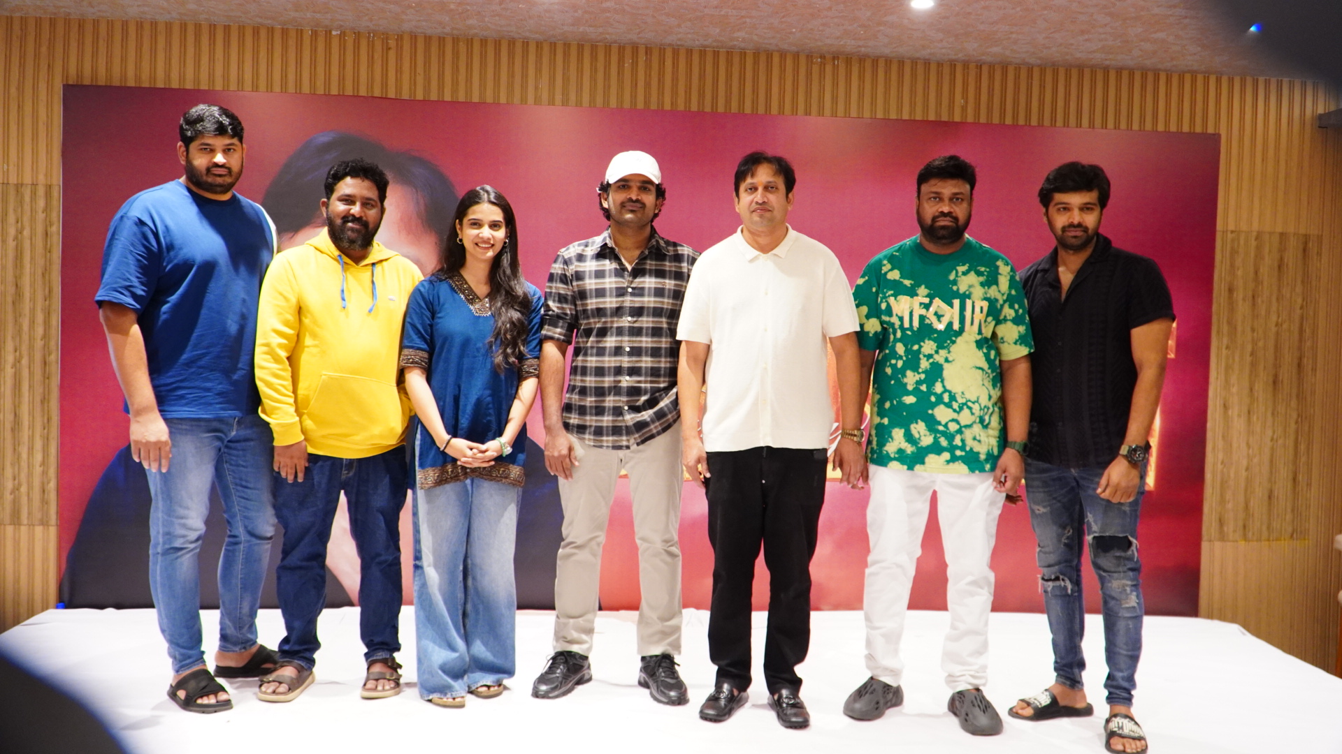 'చెన్నై లవ్ స్టోరీ' టీమ్‌తో ఎస్‌కేఎన్ ఘన బర్త్‌డే వేడుకలు