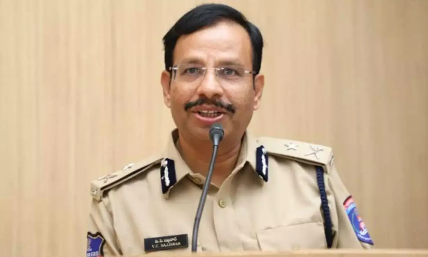 వైరల్ ఫొటో ఫేక్.. క్లారిటీ ఇచ్చిన సీపీ సజ్జనార్