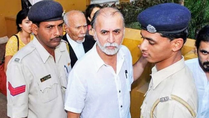 Shock for Tarun Tejpal.. Court Delivers Sensational Verdict..!