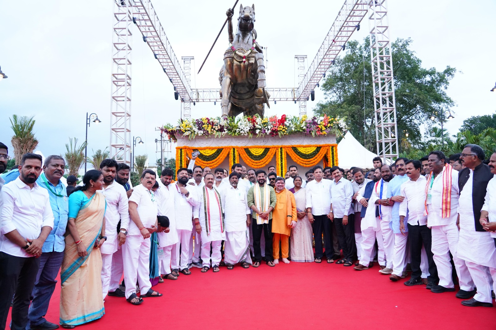 గీత, చేనేత కార్మికులకు పెన్షన్స్ - సీఎం రేవంత్
