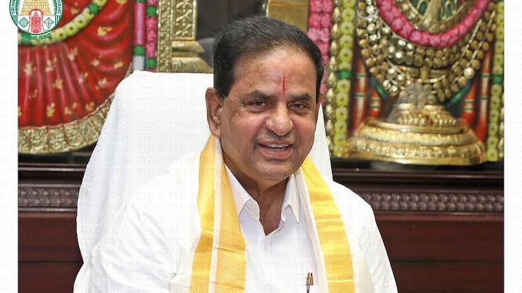భక్తుల పట్ల మర్యాద పాటించాలి - టీటీడీ చైర్మన్