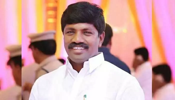పవన్ కళ్యాణ్‌పై కాంగ్రెస్ ఎమ్మెల్యే వేముల వీరేశం తీవ్ర విమర్శలు