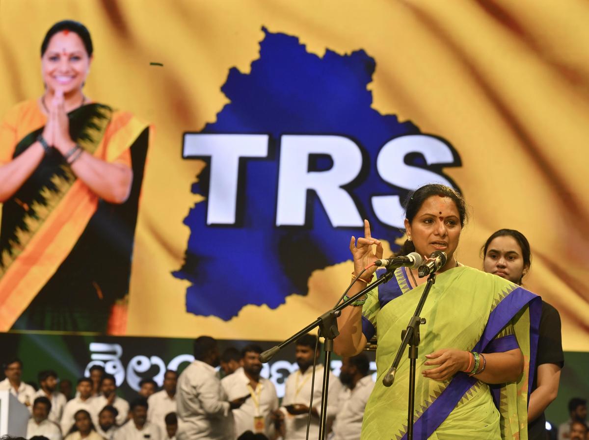 కవిత కొత్త పార్టీ ‘టీఆర్ఎస్’ పేరు చుట్టూ రాజకీయ తుఫాన్