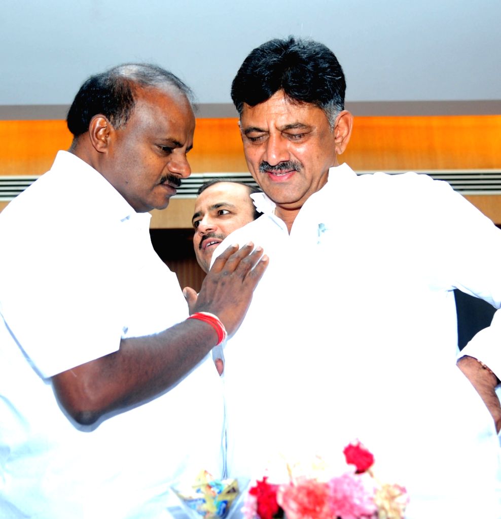 కుమారస్వామి సవాల్ ను స్వీకరించిన కర్ణాటక సీఎం డీకే శివకుమార్