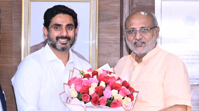 ఉప రాష్ట్రపతికి లోకేష్ గ్రాండ్ వెల్‌కమ్.. 