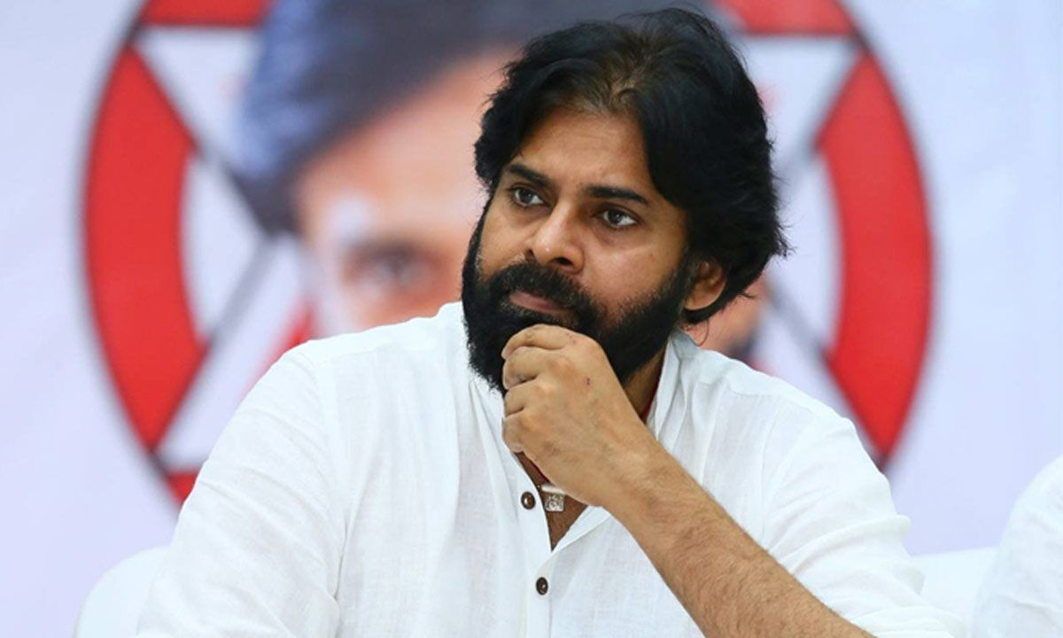 'నో అడ్మిషన్' బోర్డుపై పవన్ కళ్యాణ్ ప్రశంసలు..
