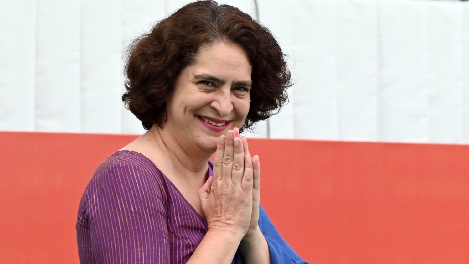 విద్యార్థులపై దాడులకు ఆదేశాలు ఎవరివి? ప్రియాంక గాంధీ ప్రశ్నలు