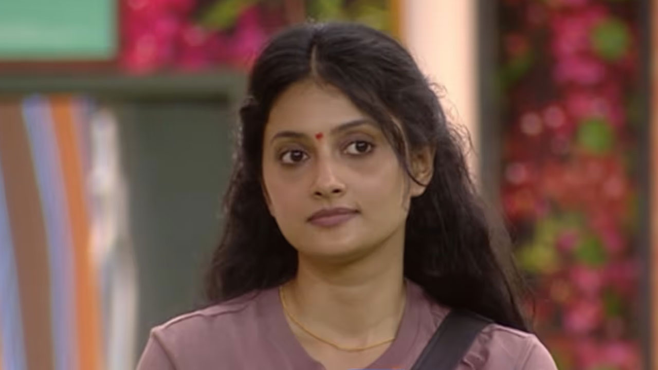 Bigg Boss Telugu 10: Debjani Creates a Stir.. ‘You Betrayed Me’ Says Mukesh, Twists in Captaincy Race