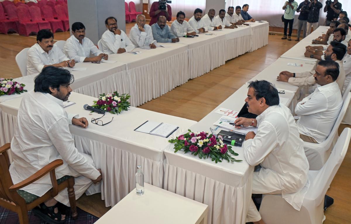 ఢిల్లీలో జనసేన కీలక సమావేశం నిర్వహించనున్న పవన్ కళ్యాణ్