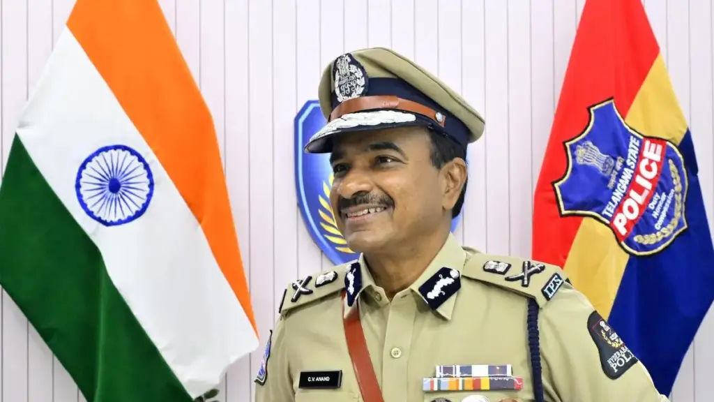 గత ఏడాదితో పోలిస్తే విగ్రహాలు పెరిగాయి - డీజీపీ సీవీ ఆనంద్