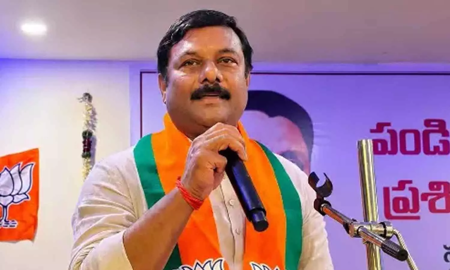 భూ అక్రమాలపై మహేశ్వర్ రెడ్డి ప్రశ్నలు