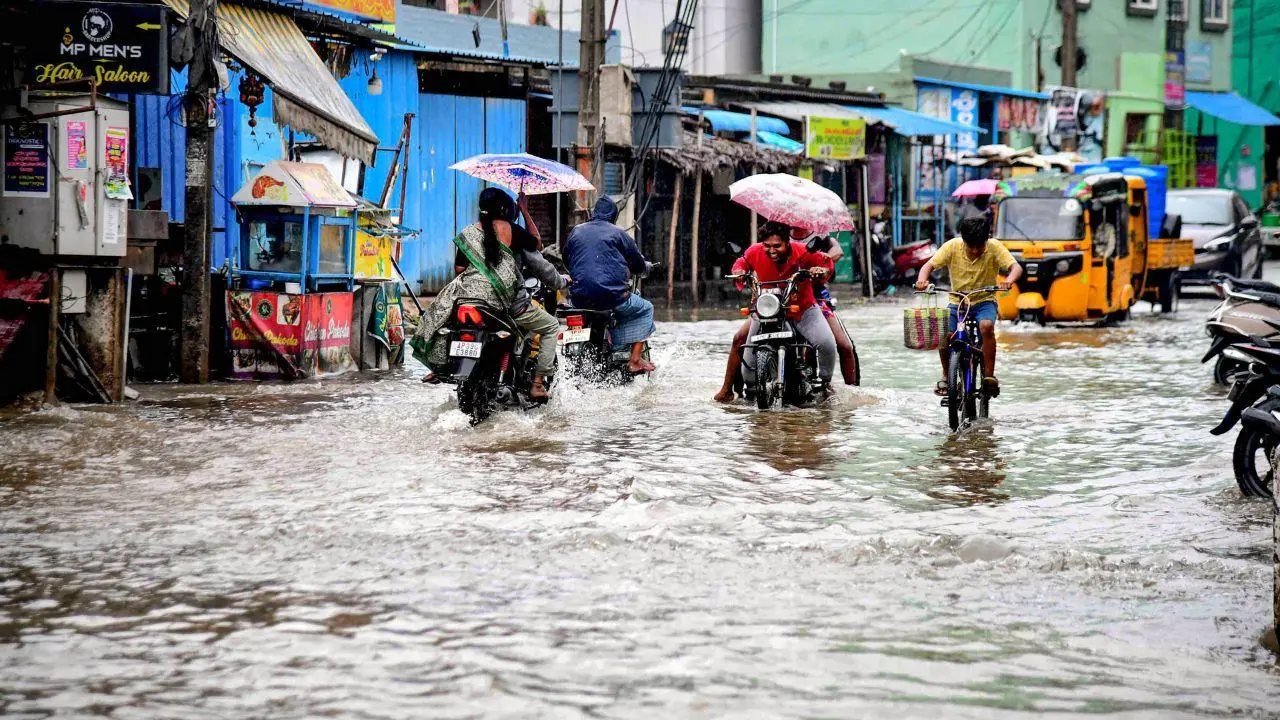 Cyclone Alert in Machilipatnam..