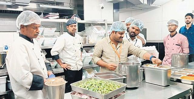 టీ-జీ సేఫ్ నోటీసులను బేఖాతరు చేస్తున్న హోటళ్లు..