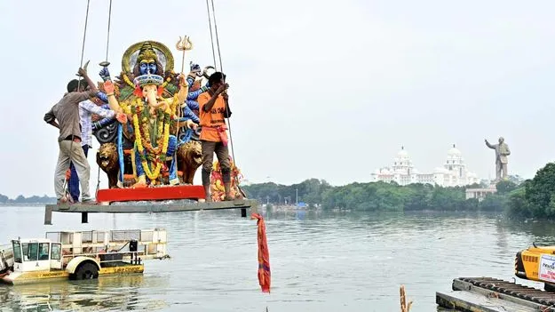 భాగ్యనగరంలో గణేష్ నిమజ్జనానికి భారీ ఏర్పాట్లు