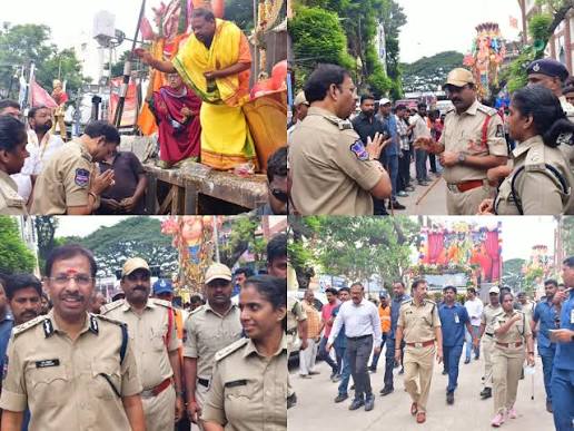 ఖైరతాబాద్ గణేషుడి వద్ద సీపీ సజ్జనార్.. నిమజ్జన ఏర్పాట్ల పరిశీలన