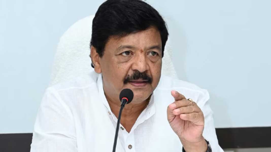 Minister Kandula Durgesh Meets Mudragada Padmanabham's Daughter Kranthi