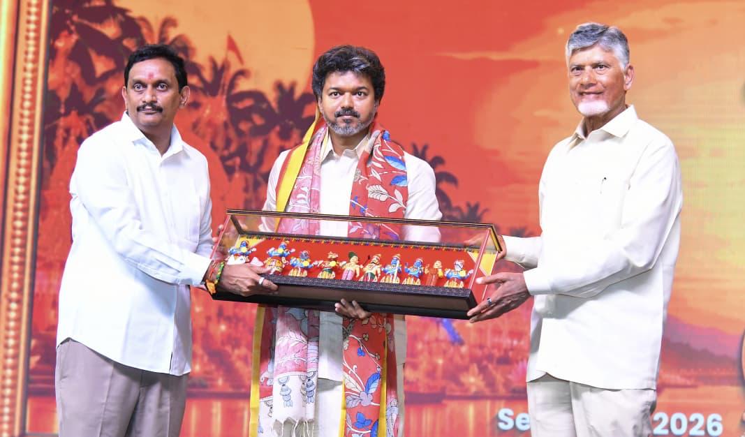 AP CM , Tamil Nadu CM Vijay attends Vijayawada Utsav