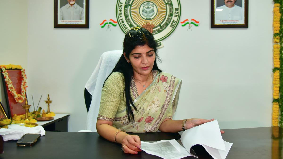 మహిళలపై దాడుల ఆరోపణలు రీ-ఓపెన్