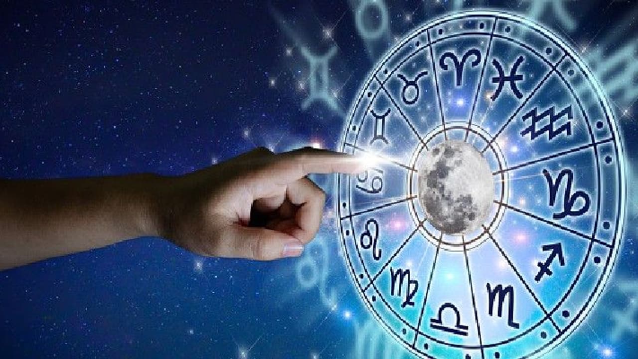 Today’s Panchangam: Which Times Should You Be Cautious About?
