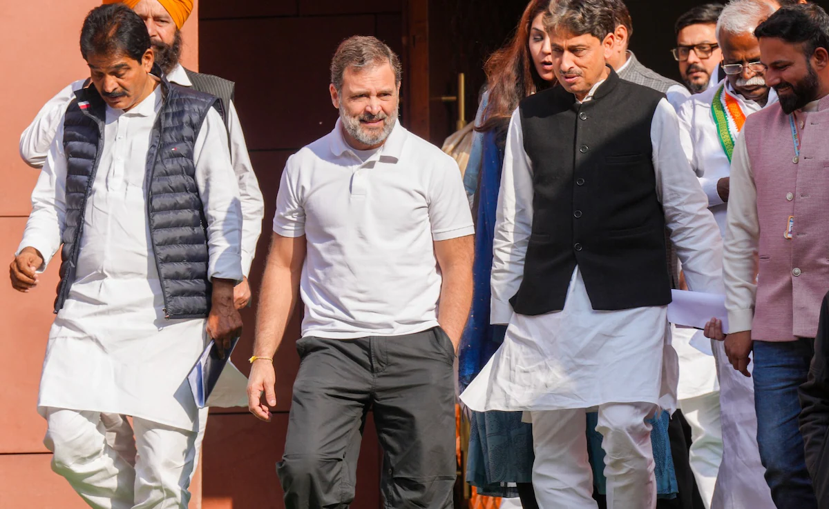యూపీలో రాహుల్ గాంధీపై రాజ్‌నాథ్ సింగ్ తీవ్ర విమర్శలు