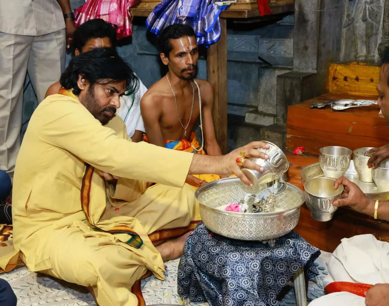 ఎప్పటిలాగే దీక్ష చేపట్టిన పవన్ కళ్యాణ్