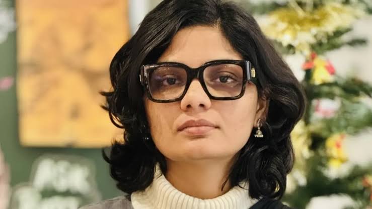 విద్యార్థులపై దాడి చేసేవారిని చైనా సరిహద్దుకు పంపొచ్చుగా - నేహా సింగ్ రాథోర్